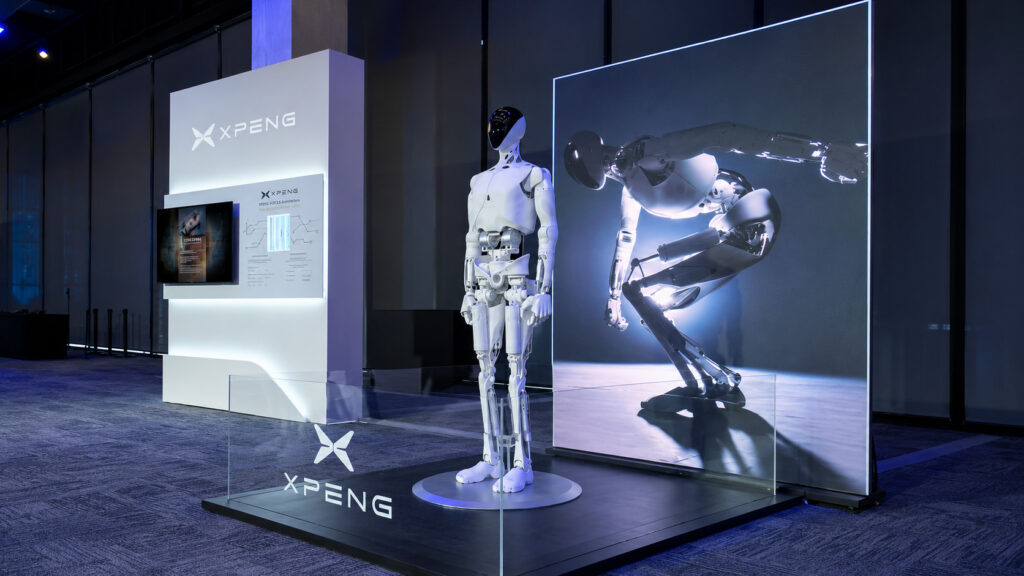 XPENG Robotics Showcase at Techsauce Global Summit: Multi-Screen Cascading Stage