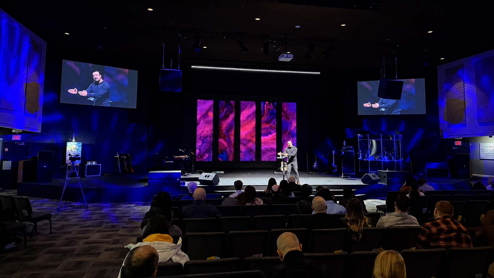 Canadian Church Worship Sanctuary: High-Fidelity Livestream Fine-Pitch LED Screen View 1
