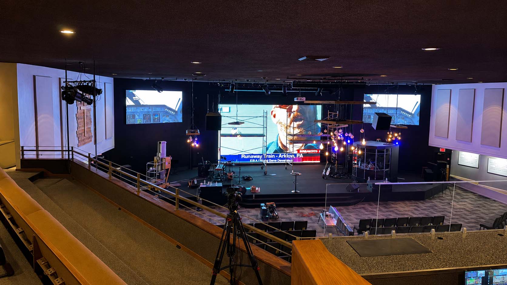 Canadian Church Worship Sanctuary: High-Fidelity Livestream Fine-Pitch LED Screen View 2